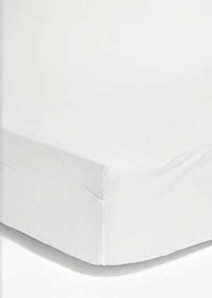 Dopasowane prześcieradło z białej bawełny