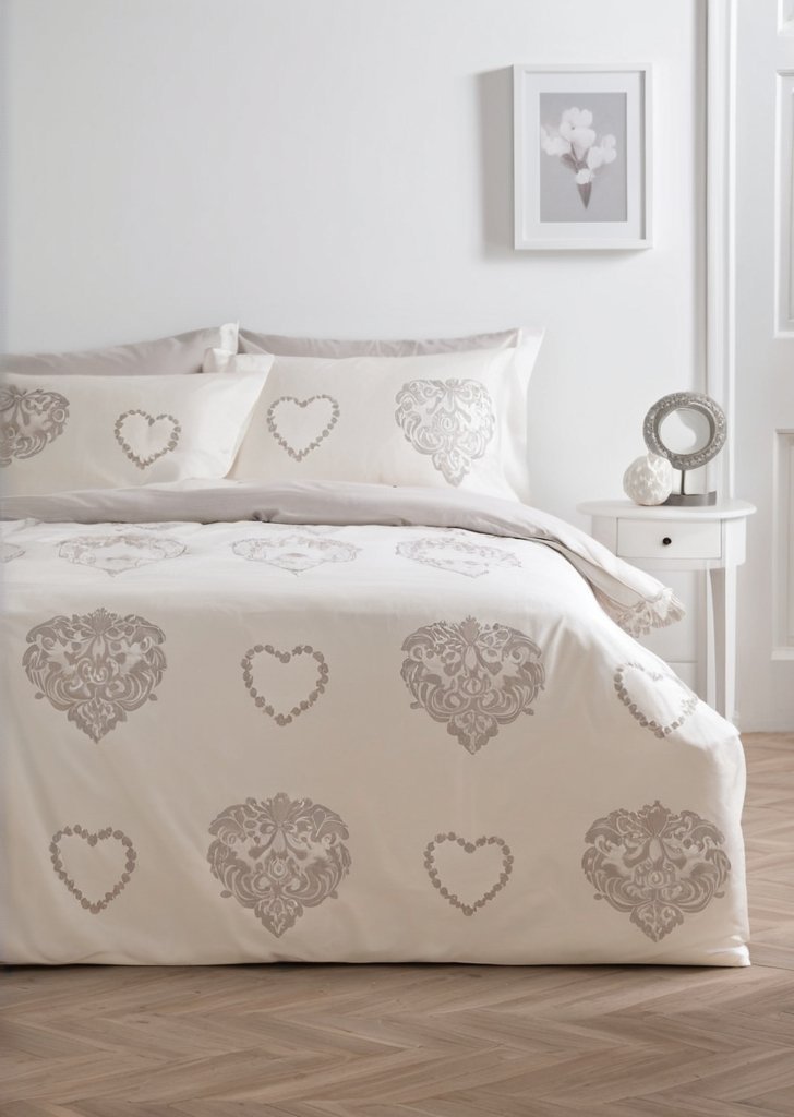 Komplet pościeli w szare kwiatowe serca