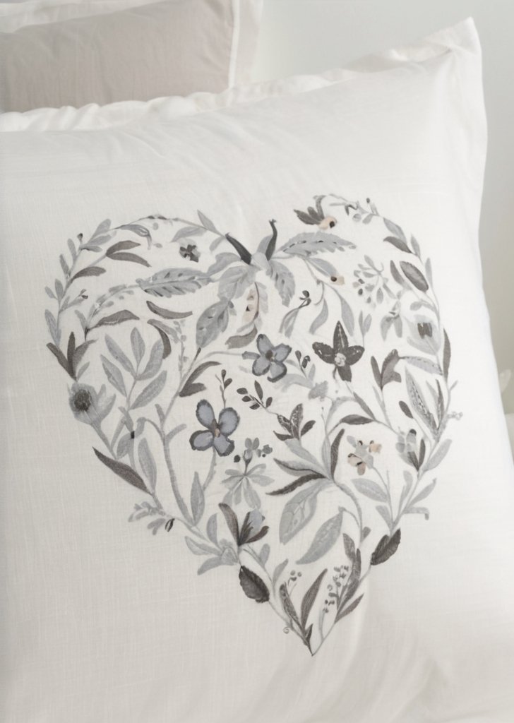 Komplet pościeli w szare kwiatowe serca - obrazek 2