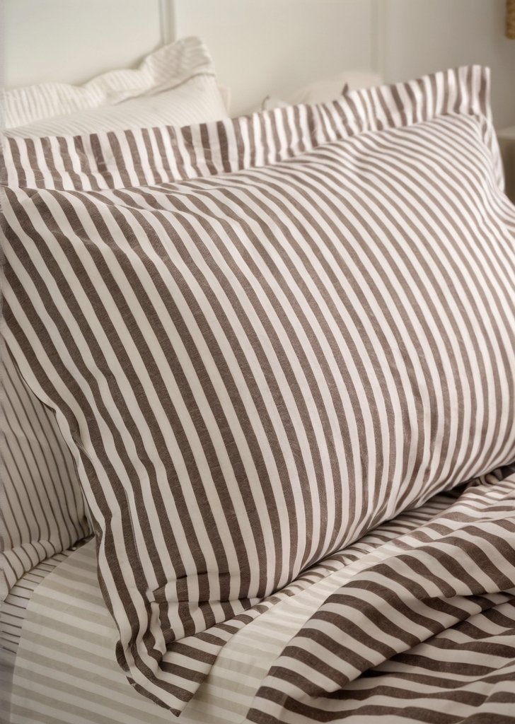 Poszewka na poduszką w melanżowe paski