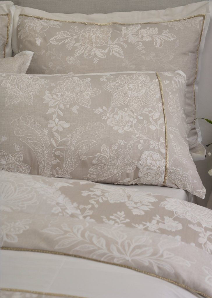Komplet żakardowych poszewek na kołdrą w kolorze szampańskiego złota - obrazek 2
