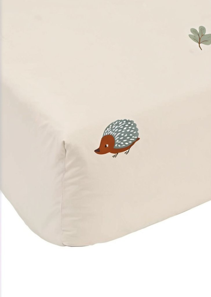 Fox and Woodland Friends w kremowym prześcieradle - obrazek 3